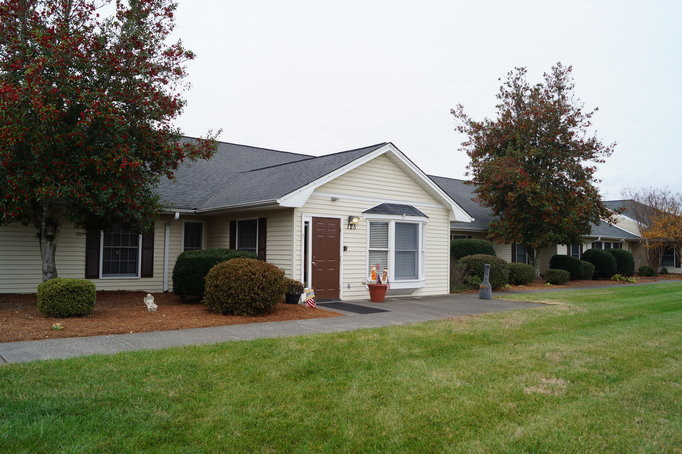 Rose Tara Senior Living in King